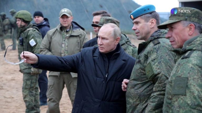Giá dầu giảm do thỏa thuận ngừng bắn giữa Nga và Ukraine làm dấy lên lo ngại về nguồn cung dư thừa