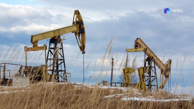 Giá dầu tăng do căng thẳng Nga – Ukraine và Trung Đông